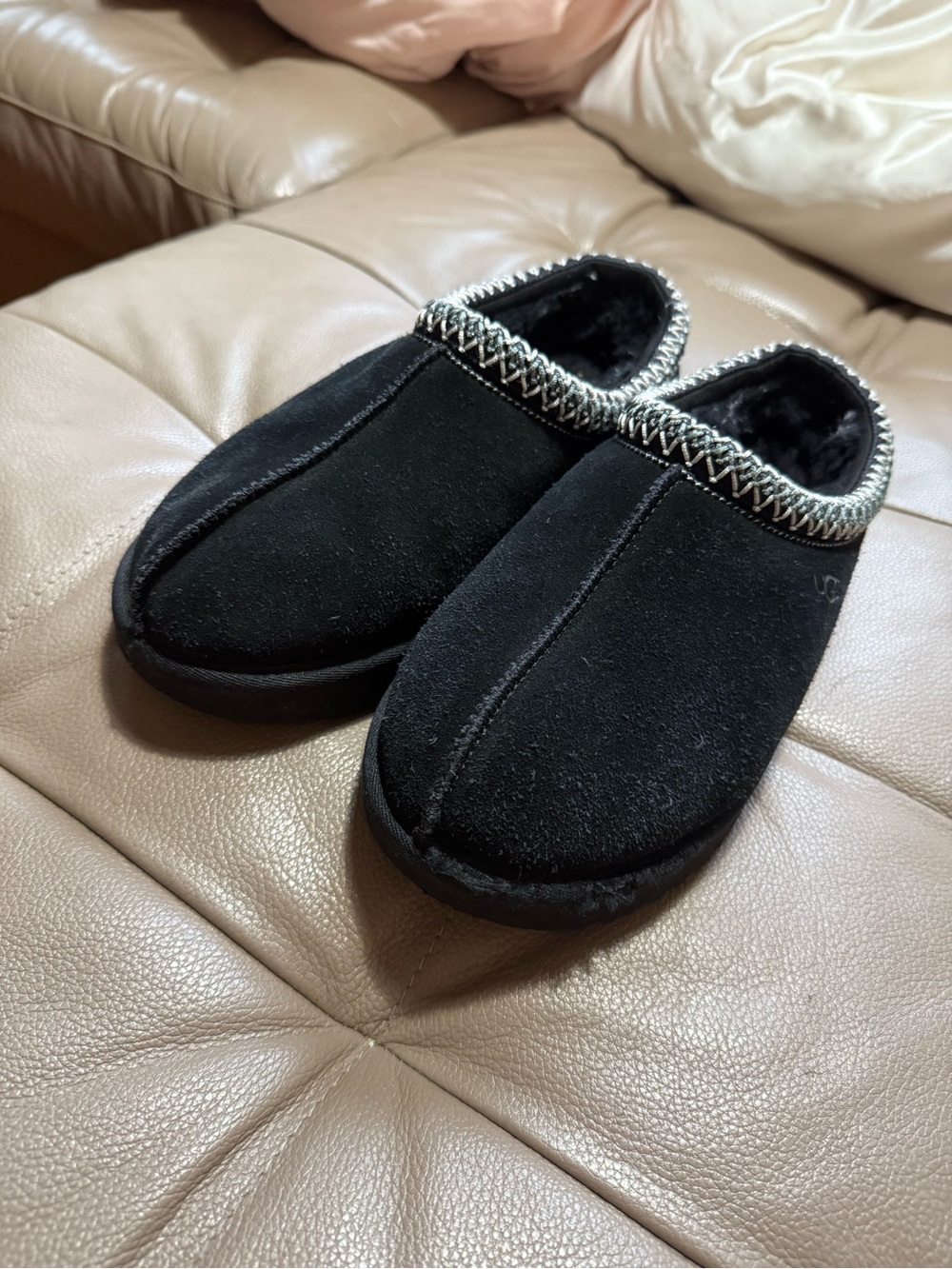 UGG Tasman Suede Slipper - Black (Women's Size 8)
